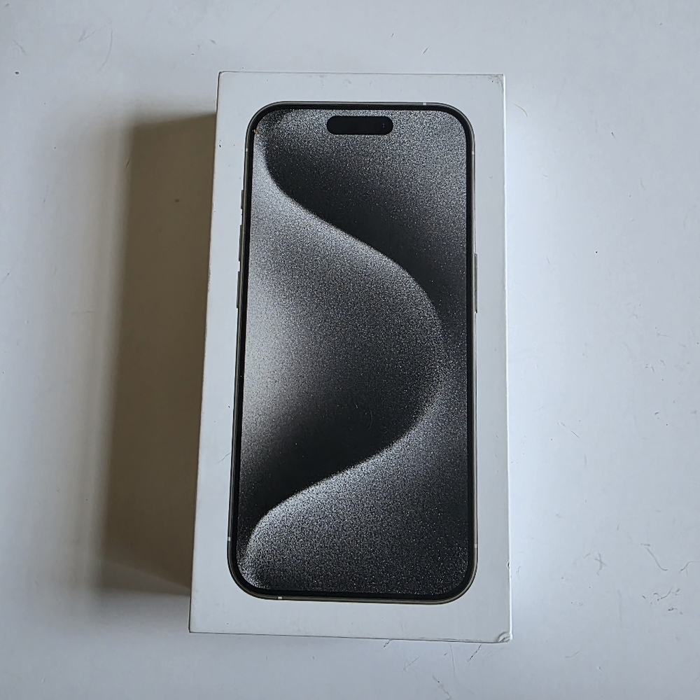 BOX ONLY - iPhone 15 pro 128 GB White Titanium (no accessories)